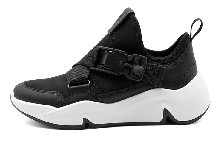 (W) ECCO 'Black Chunky Casual Dad Sneaker'