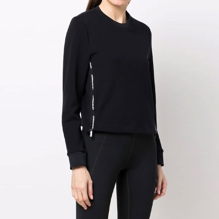Purchase (W) エンポリオアルマーニ ロゴ入りブラッククルーネックスウェットシャツ SS22 3L2M6C-1JHSZ-0926