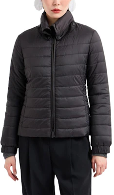 (W) Emporio Armani Jaket Kapas Quilted Hitam - Koleksi SS24. 6D2B61-2NIIZ-0999 Lookbook (W) Emporio Armani Jaket Kapas Quilted Hitam - Koleksi SS24. 6D2B61-2NIIZ-0999