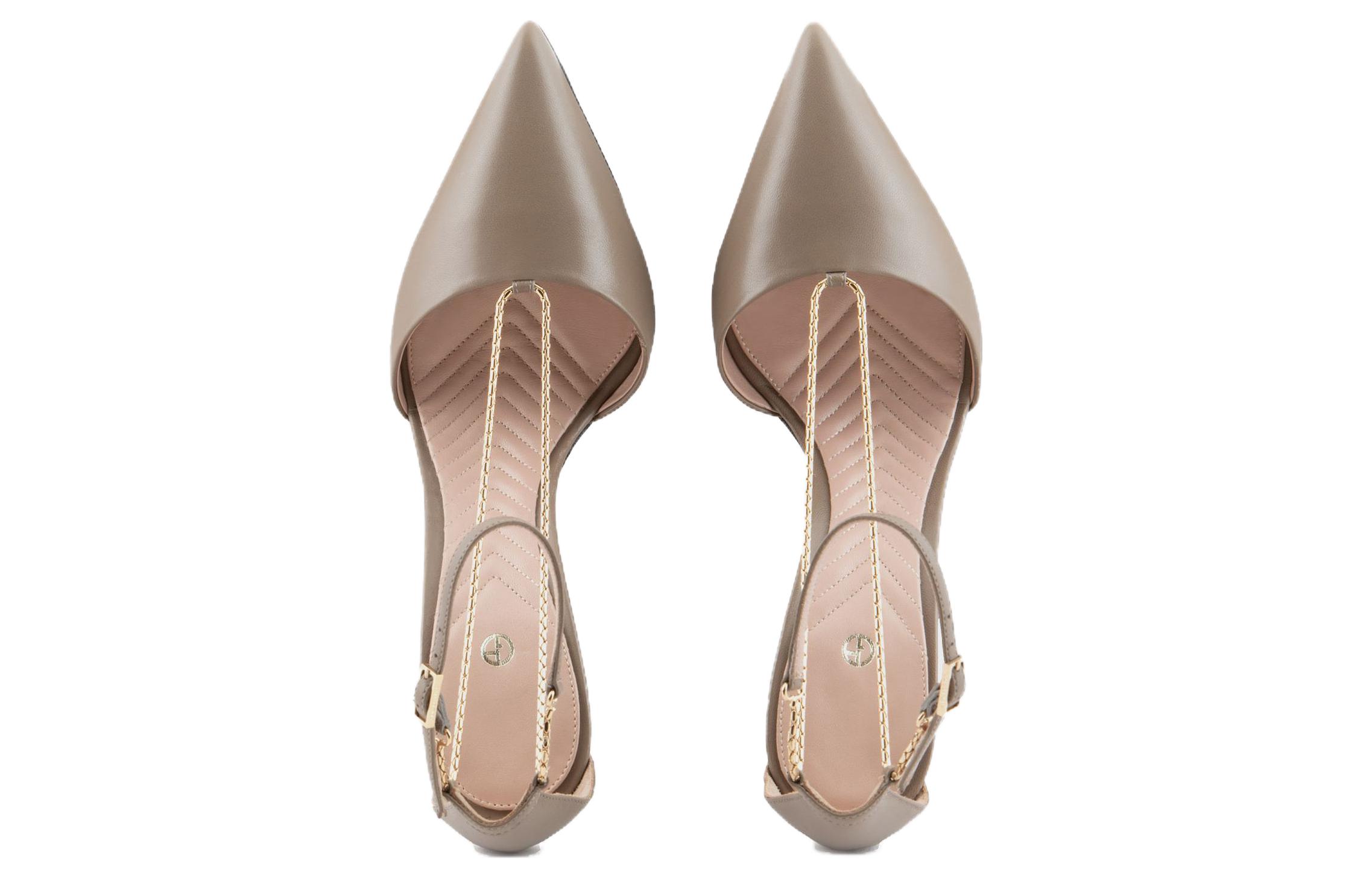 Lookbook (W) Emporio Armani Sepatu Hak Runcing Warna Coklat Muda dengan Gesper X1F183XF491100377