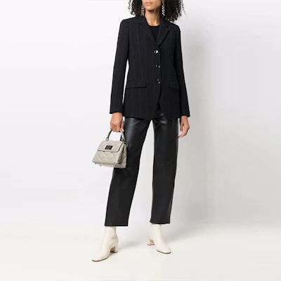 (W) Emporio Armani FW21 Blazer Hitam Berjalur Single-Breasted. BNG18-TB212-2019 Lookbook (W) Emporio Armani FW21 Blazer Hitam Berjalur Single-Breasted. BNG18-TB212-2019