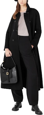 (Women) EMPORIO ARMANI FW22 Beige Solid Casual Round-Neck Long Sleeve Sweater. 6L2M8G2-JUCZ1-0131 Lookbook (Women) EMPORIO ARMANI FW22 Beige Solid Casual Round-Neck Long Sleeve Sweater. 6L2M8G2-JUCZ1-0131