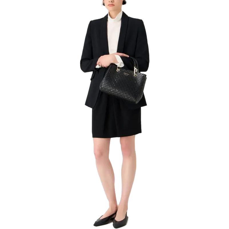 Lookbook (W) Falda lápiz negra plisada de tiro alto casual Emporio Armani FW23. H4NN1D-2NWAZ-0999