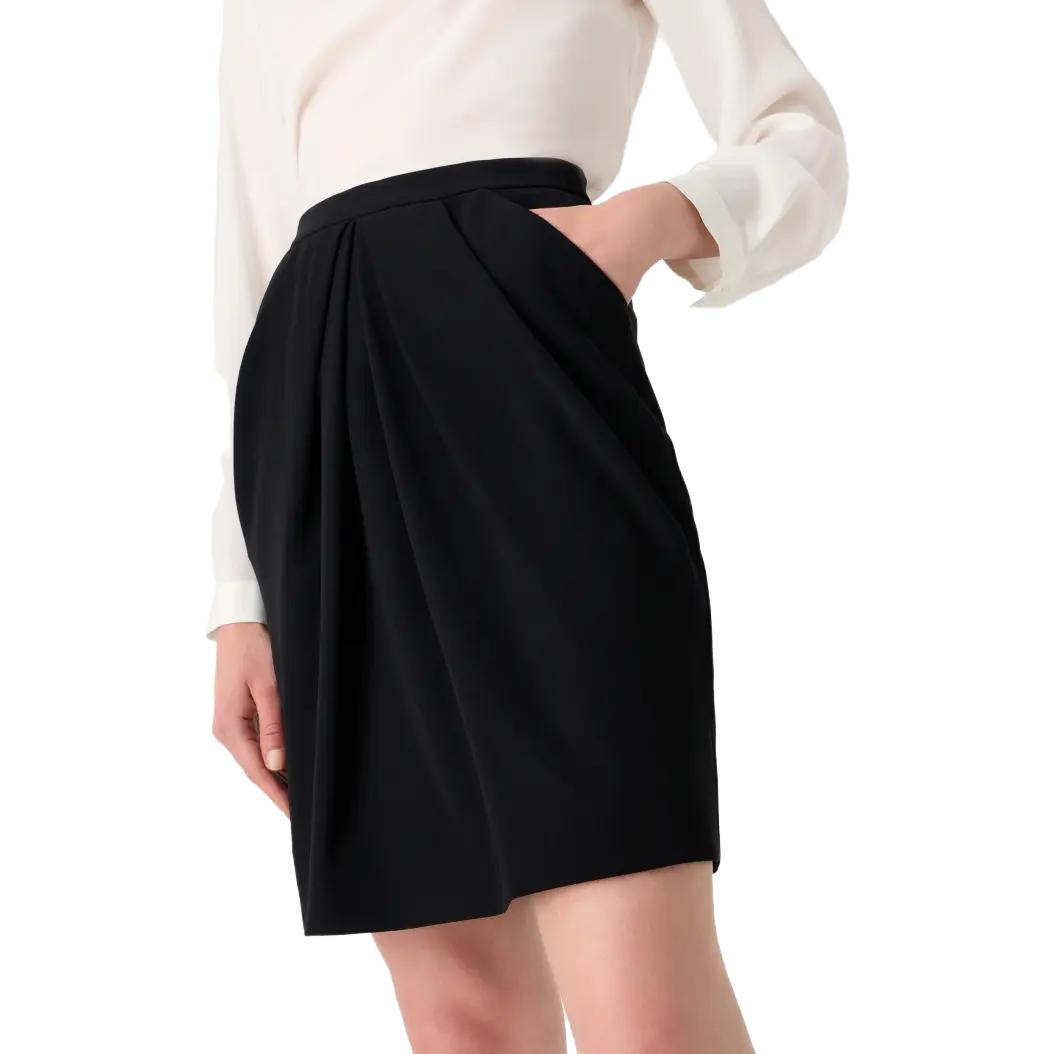 Details for (W) Falda lápiz negra plisada de tiro alto casual Emporio Armani FW23. H4NN1D-2NWAZ-0999