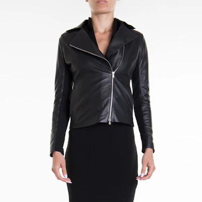 (W) Emporio Armani Jaket Kulit Biker Hitam SS21 0NB10-P02P1-5999 Lookbook (W) Emporio Armani Jaket Kulit Biker Hitam SS21 0NB10-P02P1-5999