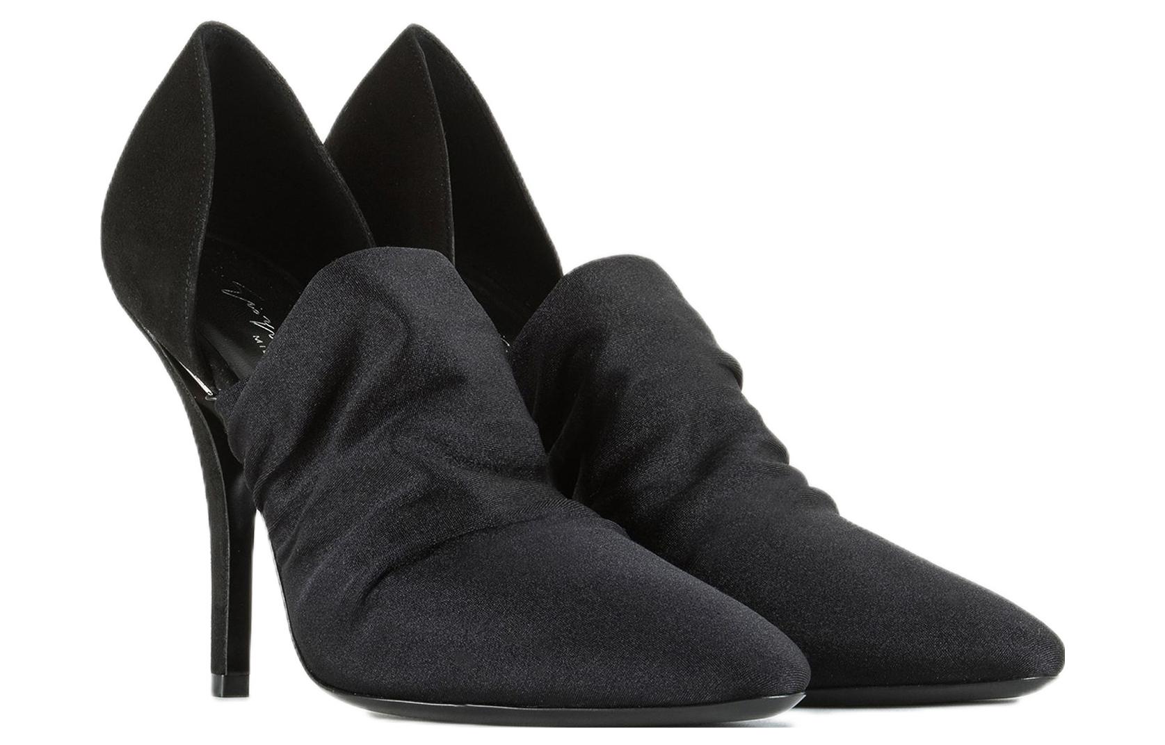 Lookbook EMPORIO ARMANI阿瑪尼 圓頭套腳 細跟 高筒鞋 女款 黑色