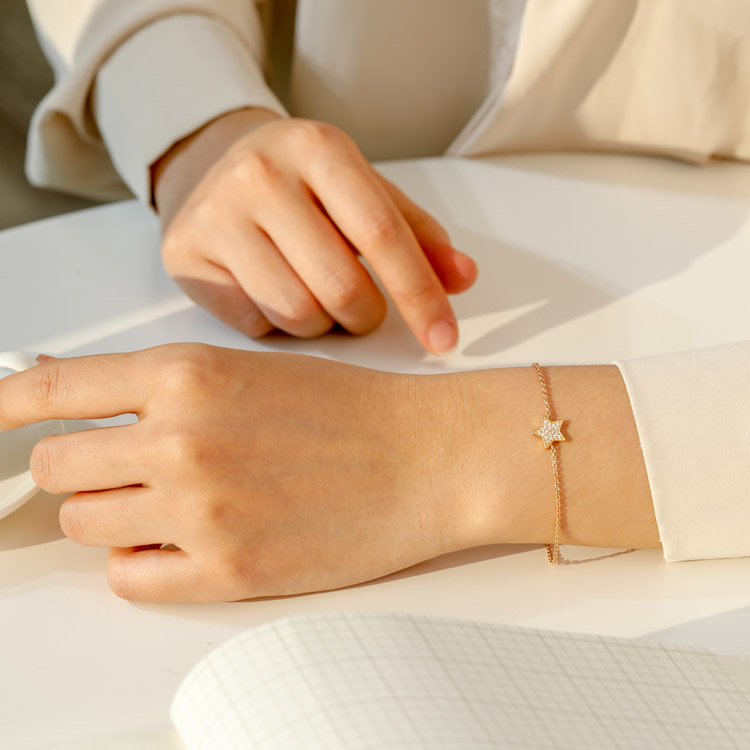 Shop (W) 엠포리오 아르마니 스타더스트 925 실버 팔찌 스타 참 포함 EG3370221