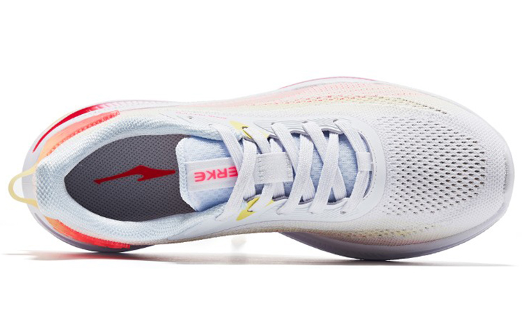 Lookbook (W) 鴻星爾克 エナジー貯蔵 ランニングシューズ (白) 12122203298-001