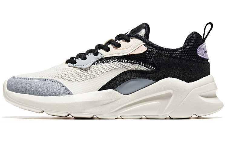 Buy 鴻星爾克 透氣耐磨 低筒 跑步鞋 女款 白黑