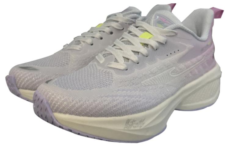 Lookbook 鴻星爾克 彈力 運動 減震 低筒 跑步鞋 女款 白粉