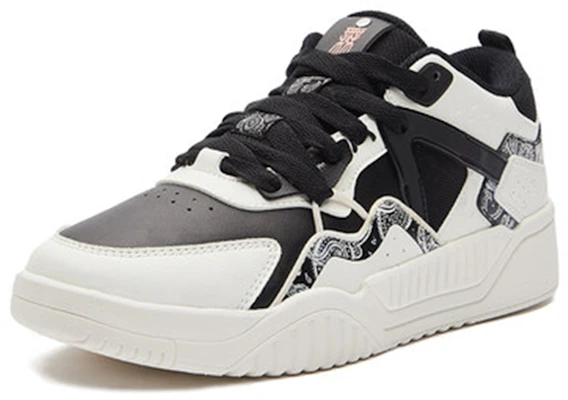 鸿星尔克 低幫 板鞋 女款 正黑 Lookbook 鸿星尔克 低幫 板鞋 女款 正黑