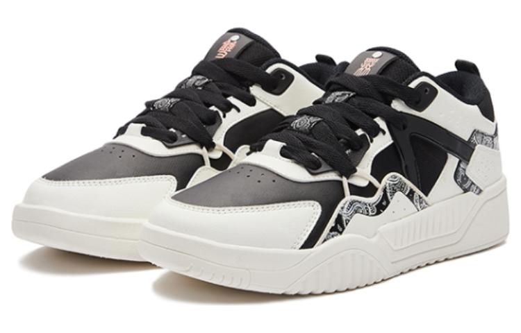 Shop 鸿星尔克 低幫 板鞋 女款 正黑