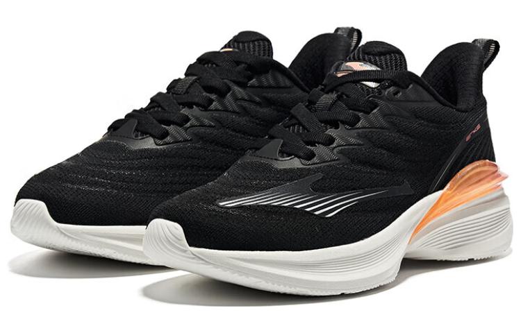 Lookbook 鸿星爾克 天馬 耐磨防滑 低筒 跑步鞋 女款 黑