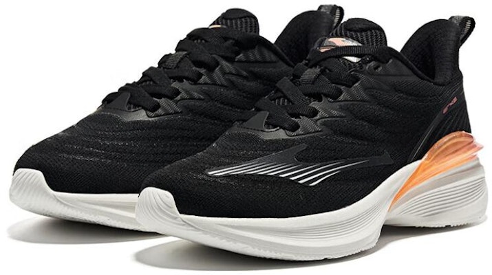 鸿星爾克 天馬 耐磨防滑 低筒 跑步鞋 女款 黑 Lookbook 鸿星爾克 天馬 耐磨防滑 低筒 跑步鞋 女款 黑