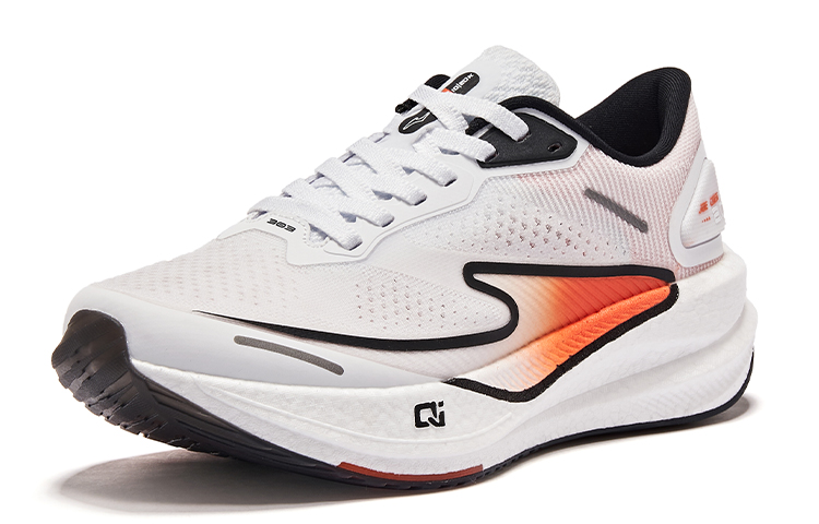 Lookbook (W) 鸿星尔克 特步 闪电 2.0 '白橙' 12123203314-001