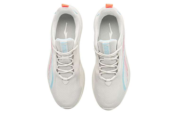 Lookbook 鴻星爾克 追風 低筒 跑步鞋 女款 灰藍