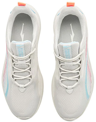 鴻星爾克 追風 低筒 跑步鞋 女款 灰藍 Lookbook 鴻星爾克 追風 低筒 跑步鞋 女款 灰藍