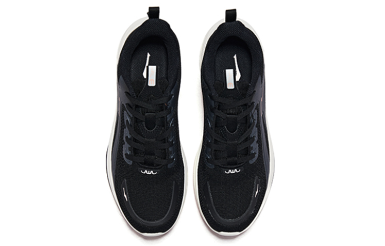 Lookbook (W) Sepatu Lari Rendah Ringan ERKE XTEP Penahan Guncangan 'Hitam Pink' 12122103353-005