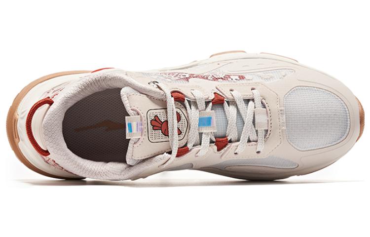 Shop 鴻星爾克 防滑減震耐磨 低幫 跑步鞋 女款 灰紅