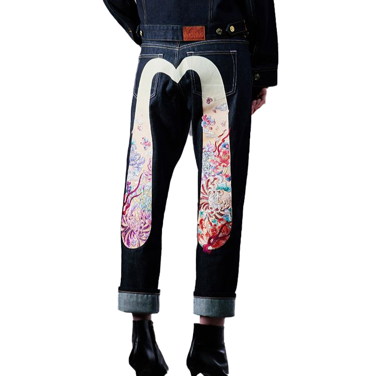 Shop (W) 에비수 블랙 플로럴 자수 지퍼 데님 진. 2EAHTW1JE953BFCT