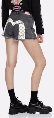 (W) EVISU SS24 Seluar Pendek Denim Hitam dengan Logo & Reka Bentuk Cetakan M. 2ESHTW4DS4018XXDN Shop (W) EVISU SS24 Seluar Pendek Denim Hitam dengan Logo & Reka Bentuk Cetakan M. 2ESHTW4DS4018XXDN