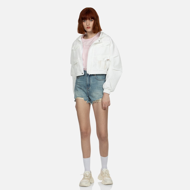 (Women) EVISU SS24  White Embroidered Logo Textured Short Trench Coat. 2ESHTW4JK4005FFSN 圖 7