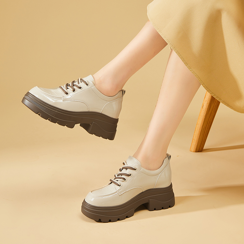 Details for (Women) Excull EXULL Esquire Thick Sole Round Toe Loafer 'Beige' 1317100771