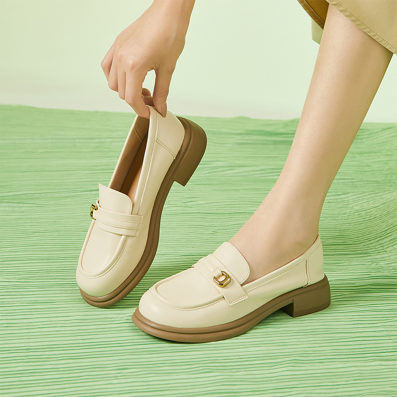 Lookbook (Women) Excull EXULL Yi Si Q 'Round Toe Temperament Loafer' 13171019