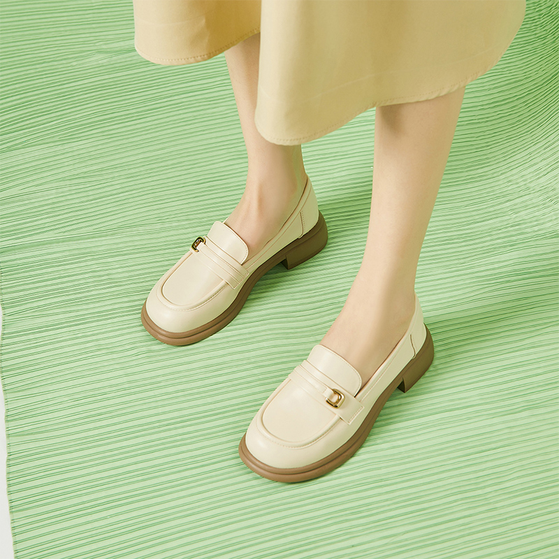 Shop (Women) Excull EXULL Yi Si Q 'Round Toe Temperament Loafer' 13171019