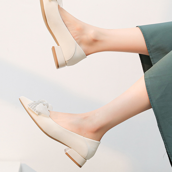 Shop (W) 女性用Exull ESQ PUポインテッドトゥローカット「ベージュチャンキーヒール」 1217005471