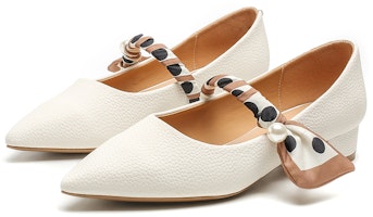 EXULL 依思Q 皮革 法式尖頭淺口珍珠優雅 粗跟 高跟鞋 3cm 女款 米白色 Lookbook EXULL 依思Q 皮革 法式尖頭淺口珍珠優雅 粗跟 高跟鞋 3cm 女款 米白色