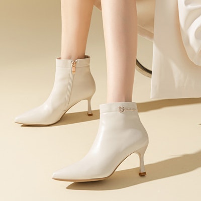 EXULL 依思Q 舒適時尚 短靴 女款 米白色 Shop EXULL 依思Q 舒適時尚 短靴 女款 米白色