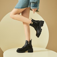 EXULL 依思Q 皮革 厚底英倫側拉鏈純色 短筒 馬丁靴 5.2cm 女款 2