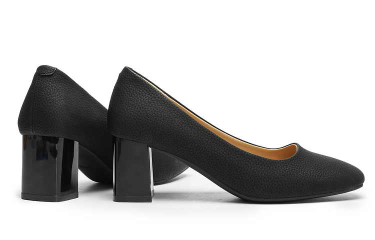 Lookbook EXULL 依思Q 皮革 職業軟皮荔枝紋 粗跟 高跟鞋 6cm 女款 黑色