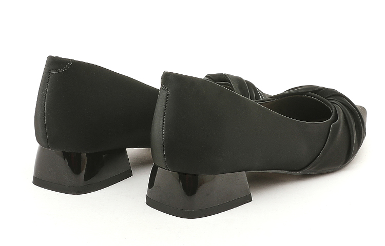 Shop (Women) Exull Q Casual Leather Shoes 'Black Fashion Commuter' 12I5007260