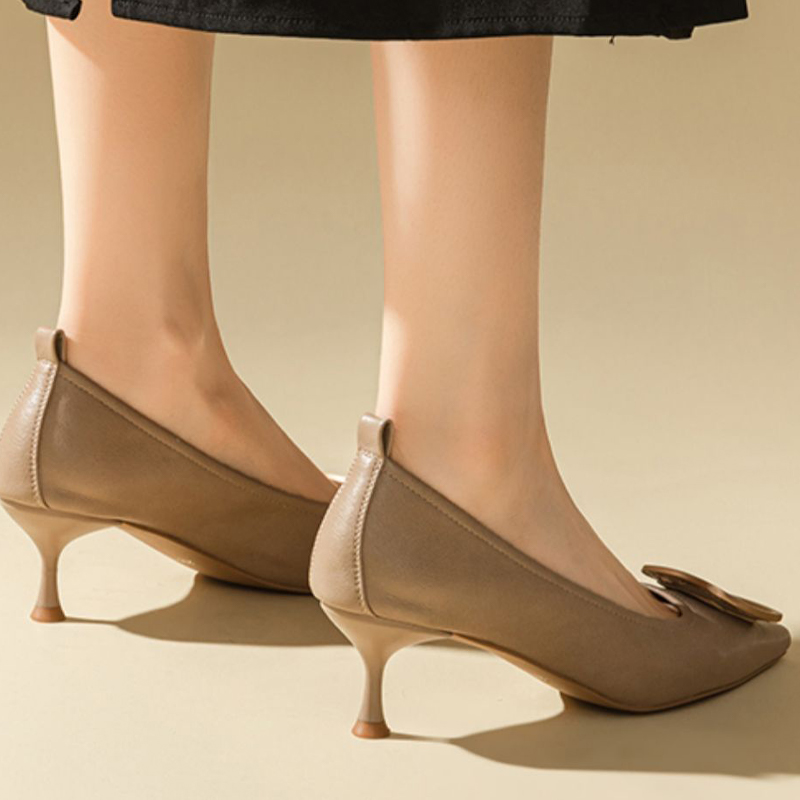 Lookbook (W) Exull Q Sepatu Stiletto Runcing Warna 'Aprikot' 1315004481