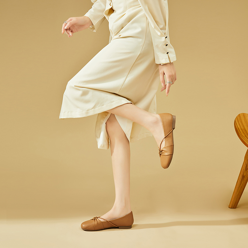 Lookbook (W) EXULL Q PU 'Sepatu Kasual Komuter Serbaguna' 73170021