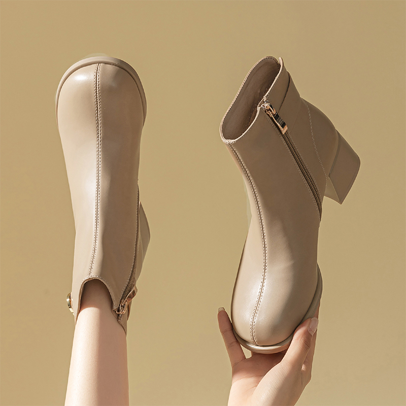 Shop (W) 엑셜 큐 밀크티 PU 청키 힐 라운드토 부츠 1218627197