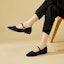 Sizing (W) EXULL Q PU Flats Hujung Runcing Dengan Gesper 'Kasual' 7317003760
