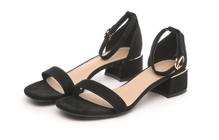 Lookbook (W) 엑설 Q 샌들 '원스트랩 버클' 12164097