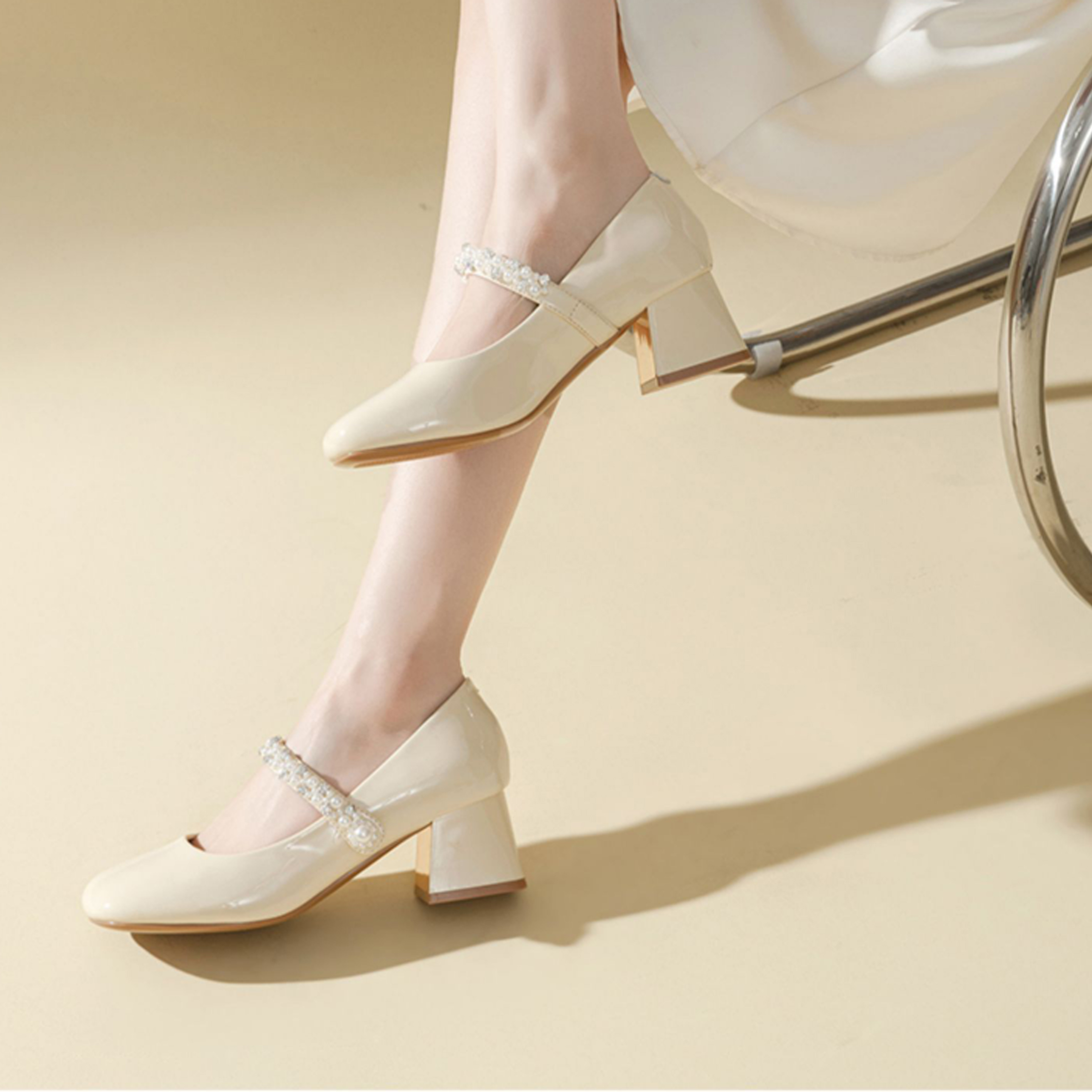 (W) EXULL Q Synthetic Leather Pearl Buckle Pumps 'Light Yellow' 圖 4