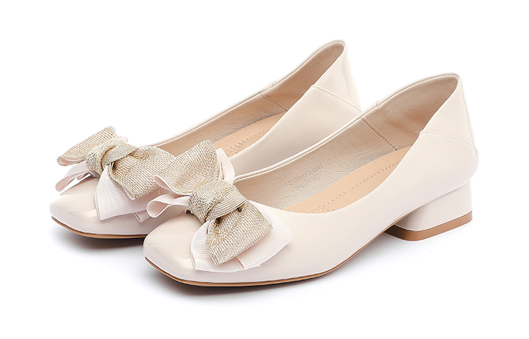 Lookbook (W) Exull Yi Si Q 'Beige Hak Kotak Paten Toe Persegi dengan Pita' 1215002371