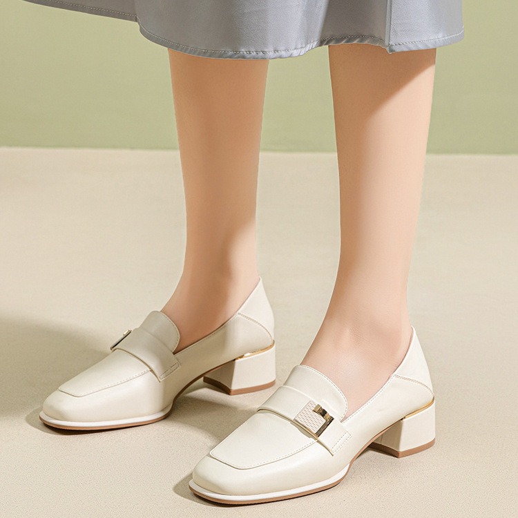 Shop (W) Exull Yi Si Q 'Selipar Tumit Kotak Jari Kaki Petak Beige' 7315101771