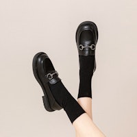 (W) Exull Yi Si Q PU Sepatu Kasual 'Metallic British' 72171004 2