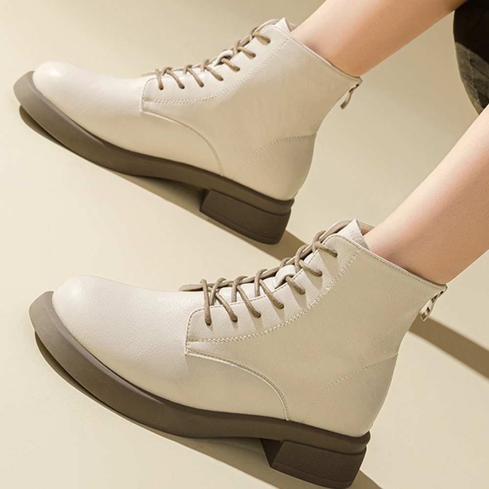 Shop EXULL 依思Q 合成革加絨英倫風系帶馬丁靴 女款 米白色