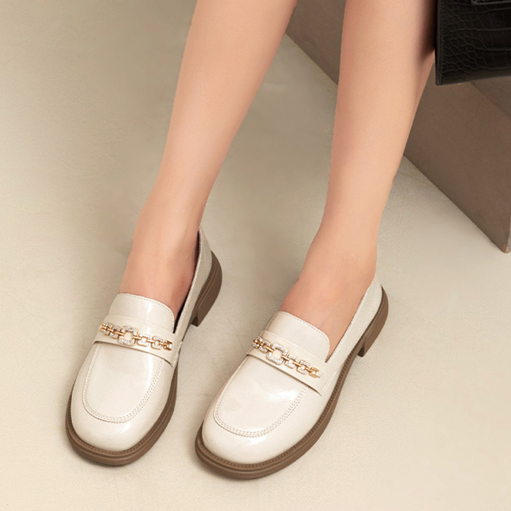 Lookbook EXULL 依思Q 時尚休閒舒適一腳蹬 休閒單鞋 女款 米白色