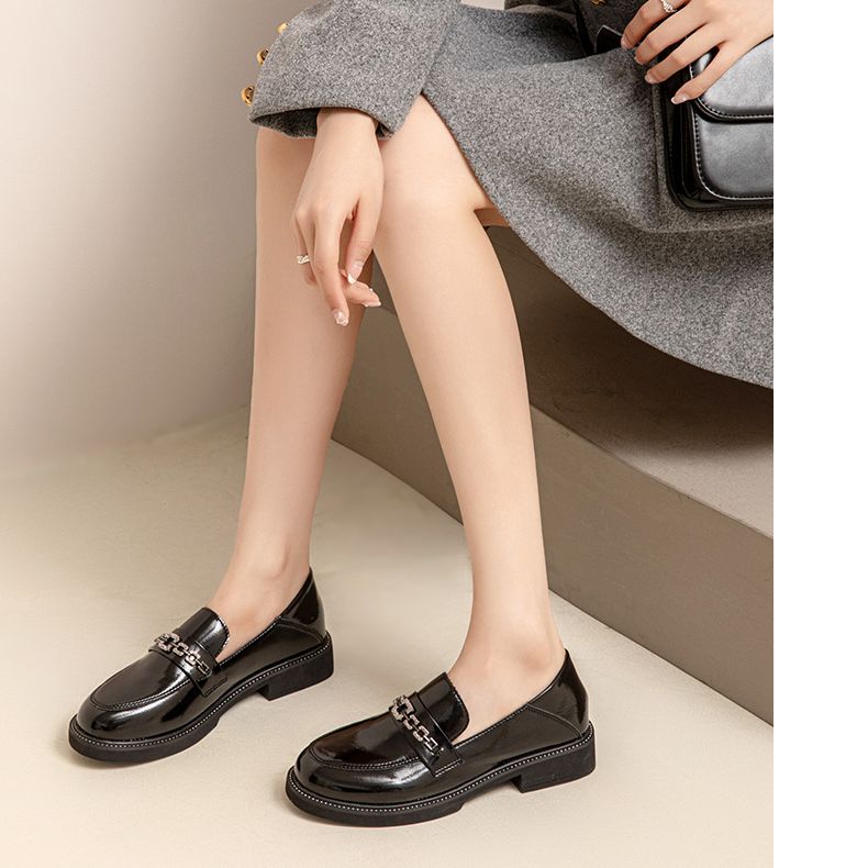 Shop (Women) Exull YiSi Q Leather Casual Shoes 'Black' 'Shiny Commute' 12I7106960