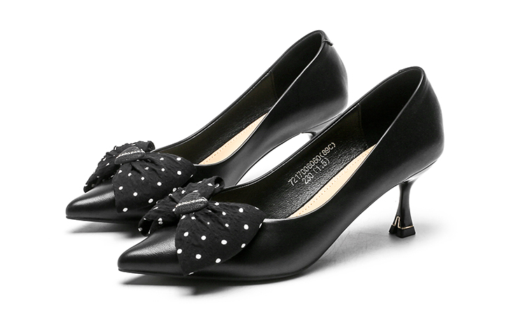 Lookbook (W) Exull YiSi Q PU 经典尖头细高跟鞋 72170060