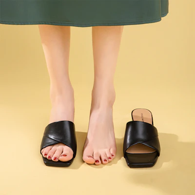 EXULL 依思Q 時尚簡約 粗跟 高跟鞋 5.5cm 女款 黑色 1