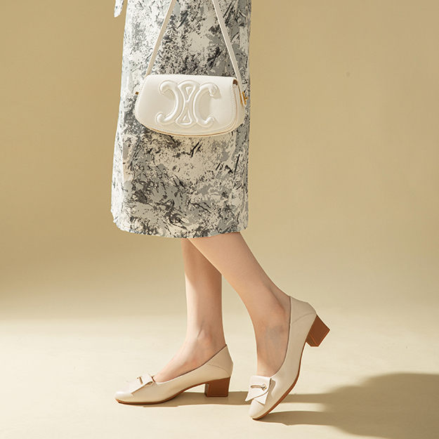 (W) EXULL YiSiQ Synthetic Leather Chunky Heel Pointed High Heels 4.5cm 'Beige' 圖 2